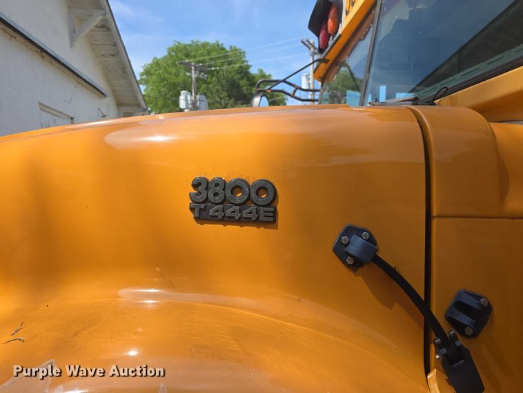 image for item EF3542 2003 International  3800 school bus