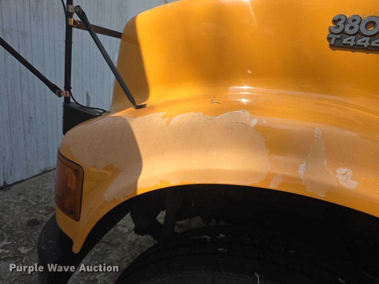 image for item EF3542 2003 International  3800 school bus