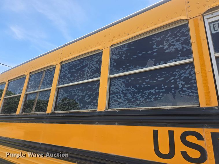 image for item EF3542 2003 International  3800 school bus