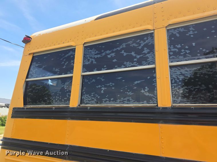 image for item EF3542 2003 International  3800 school bus