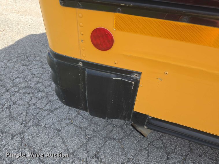 image for item EF3542 2003 International  3800 school bus