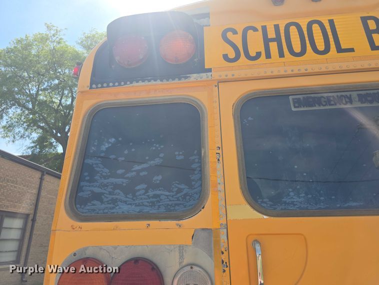 image for item EF3542 2003 International  3800 school bus