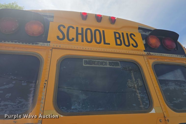 image for item EF3542 2003 International  3800 school bus