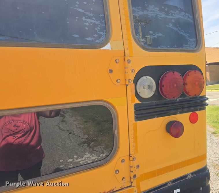 image for item EF3542 2003 International  3800 school bus