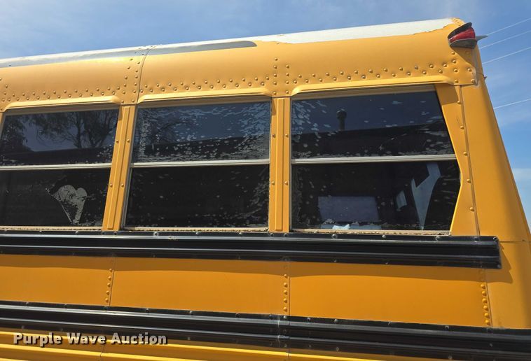 image for item EF3542 2003 International  3800 school bus