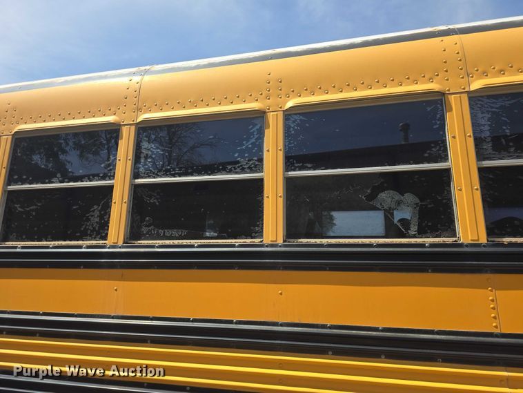 image for item EF3542 2003 International  3800 school bus