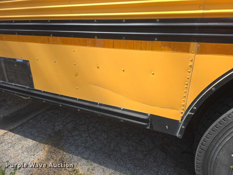 image for item EF3542 2003 International  3800 school bus