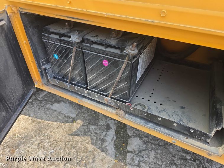 image for item EF3542 2003 International  3800 school bus