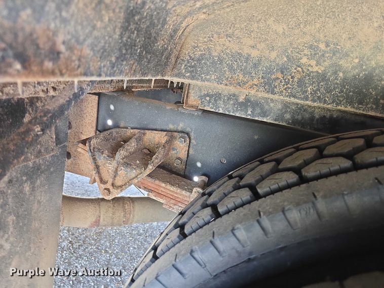 image for item EF3542 2003 International  3800 school bus