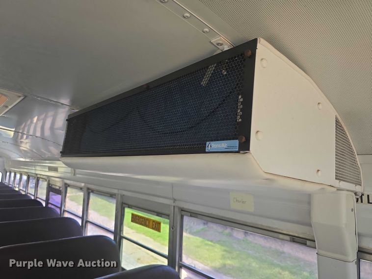 image for item EF3542 2003 International  3800 school bus