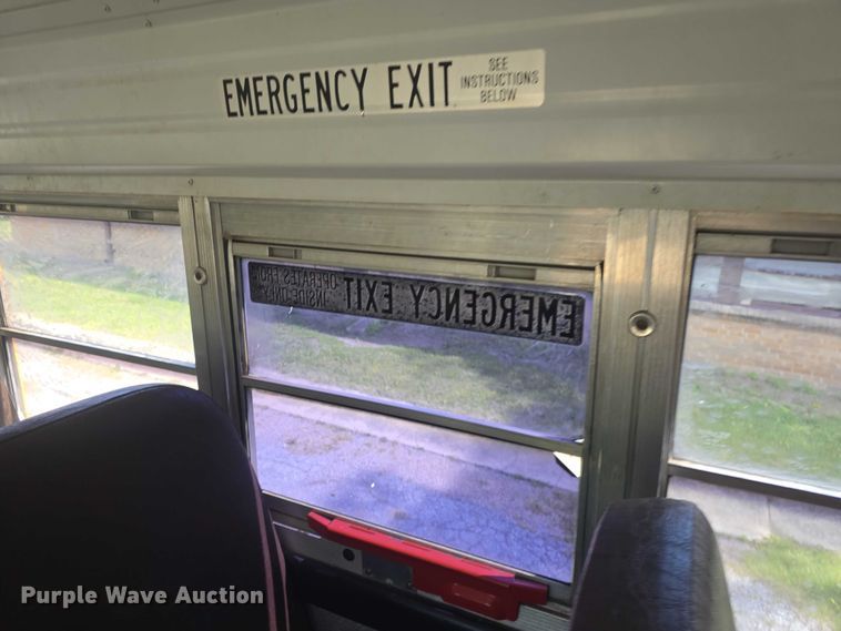 image for item EF3542 2003 International  3800 school bus