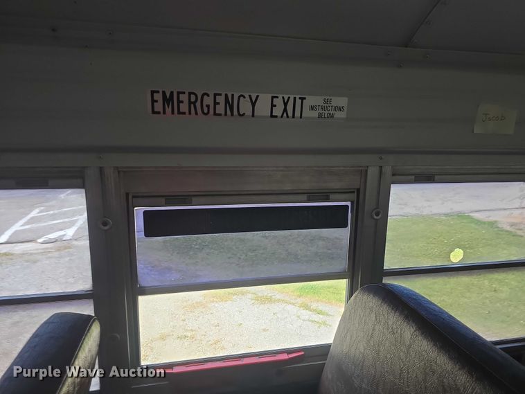 image for item EF3542 2003 International  3800 school bus