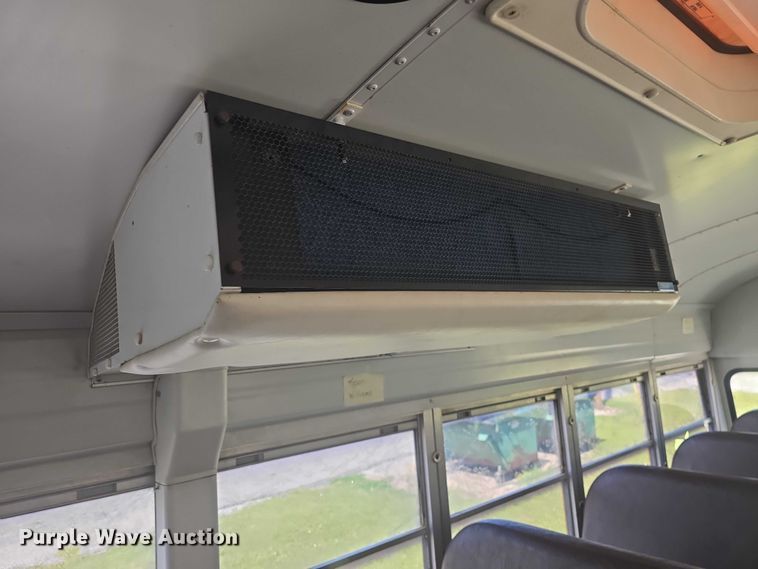 image for item EF3542 2003 International  3800 school bus