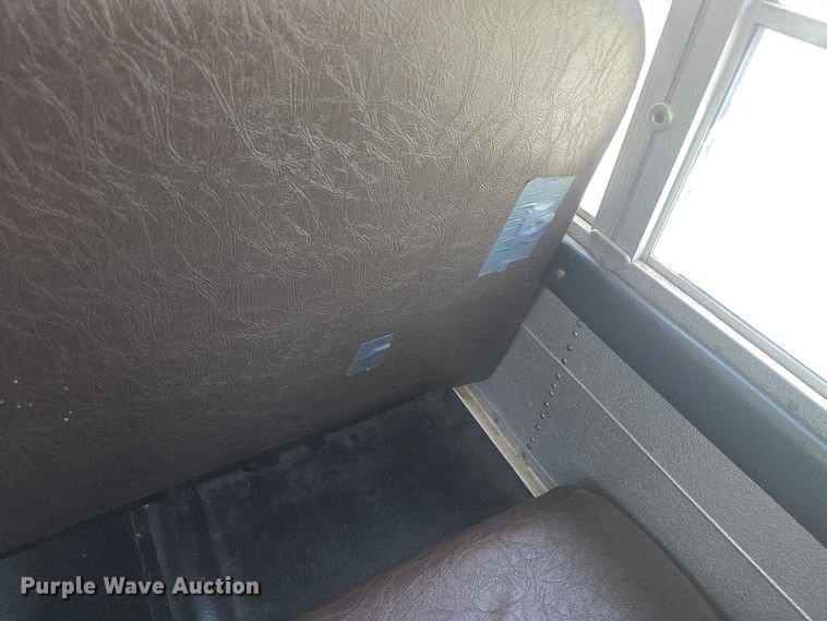 image for item EF3542 2003 International  3800 school bus