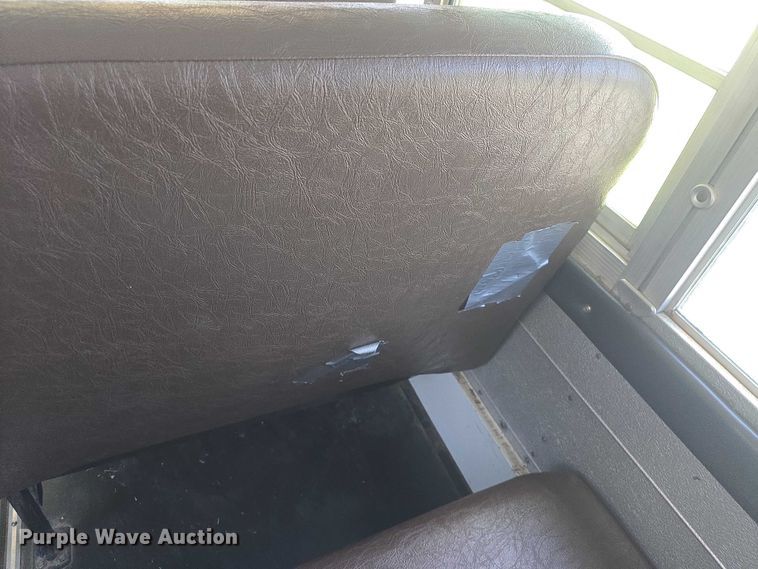 image for item EF3542 2003 International  3800 school bus