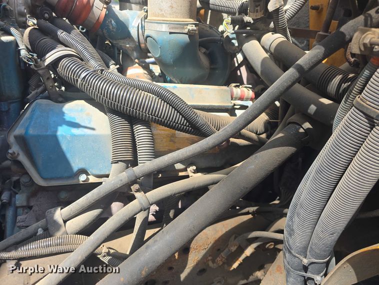 image for item EF3542 2003 International  3800 school bus