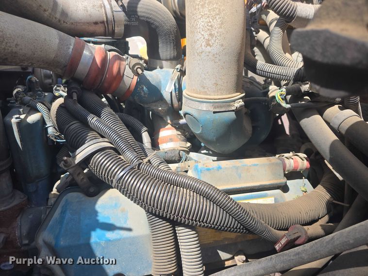 image for item EF3542 2003 International  3800 school bus