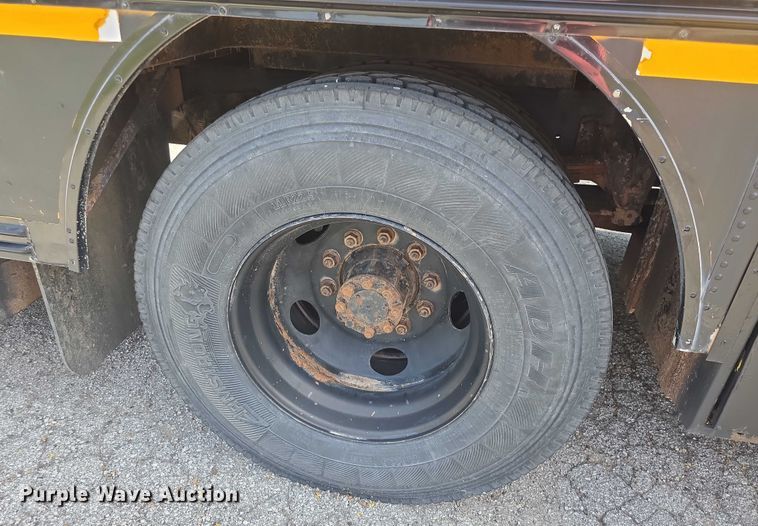 image for item EF3542 2003 International  3800 school bus