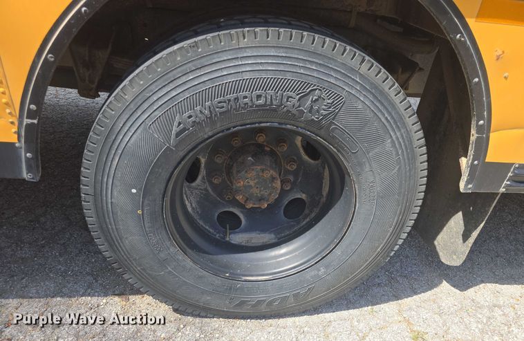 image for item EF3542 2003 International  3800 school bus