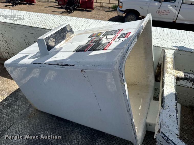 image for item EG6418 2001 International 4800 digger derrick truck