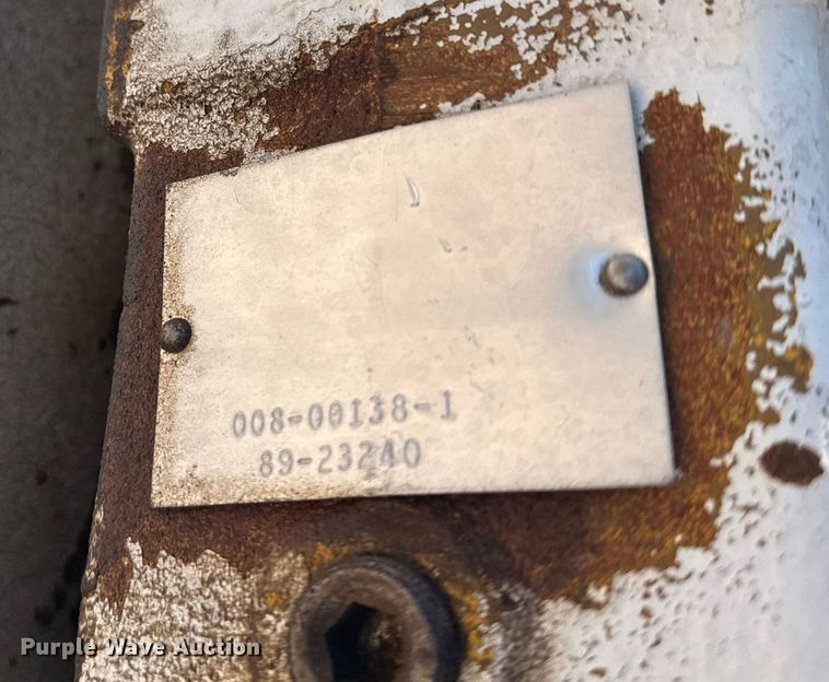 image for item EG6418 2001 International 4800 digger derrick truck