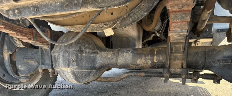 image for item EG6418 2001 International 4800 digger derrick truck