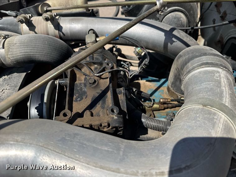 image for item EG6418 2001 International 4800 digger derrick truck