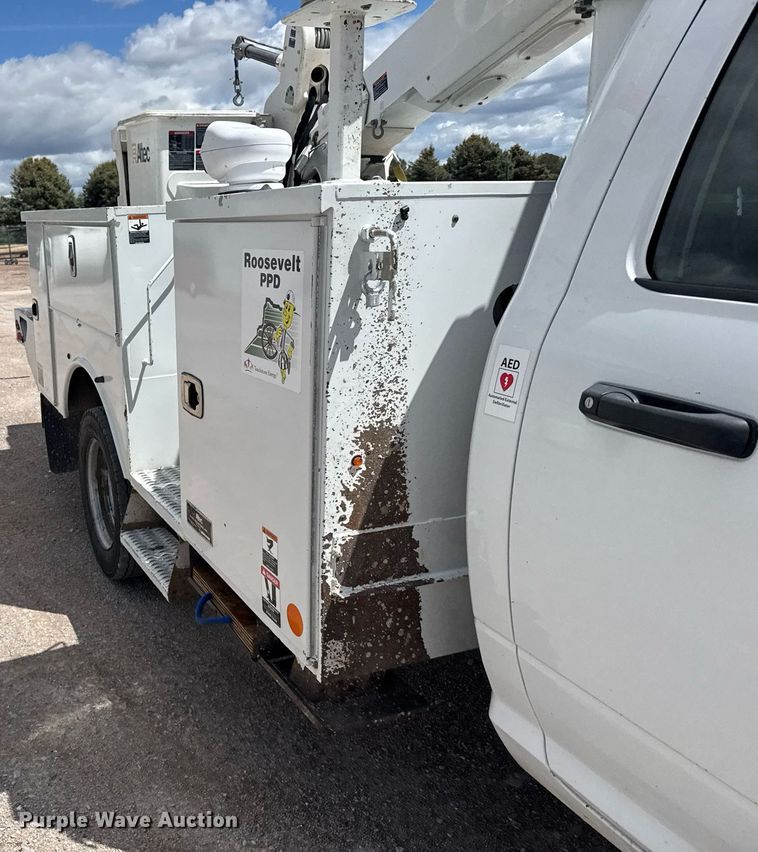 image for item EG6458 2015 Dodge Ram 5500 utility / service truck