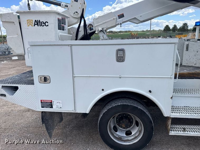 image for item EG6458 2015 Dodge Ram 5500 utility / service truck