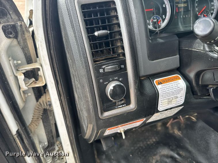 image for item EG6458 2015 Dodge Ram 5500 utility / service truck