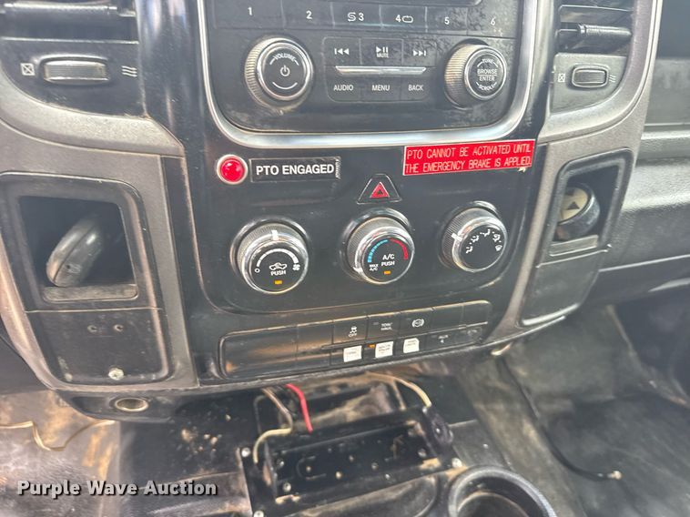 image for item EG6458 2015 Dodge Ram 5500 utility / service truck