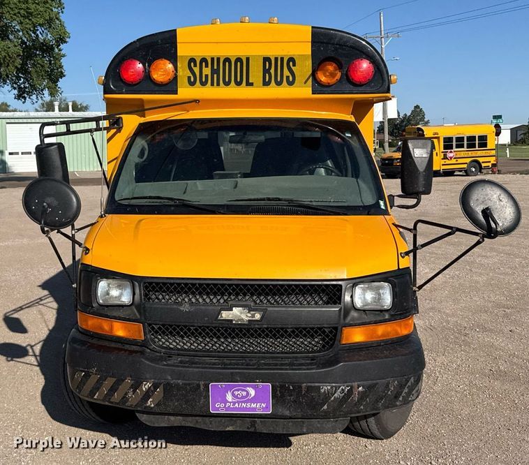image for item EG6482 2005 Chevrolet Express G3500 school bus