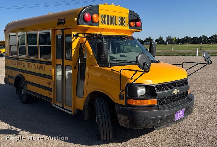 image for item EG6482 2005 Chevrolet Express G3500 school bus