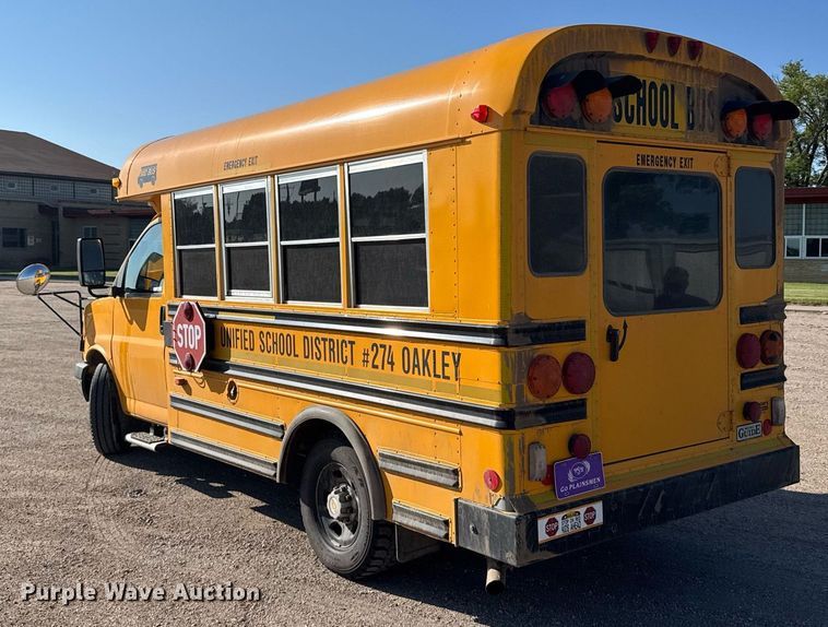 image for item EG6482 2005 Chevrolet Express G3500 school bus