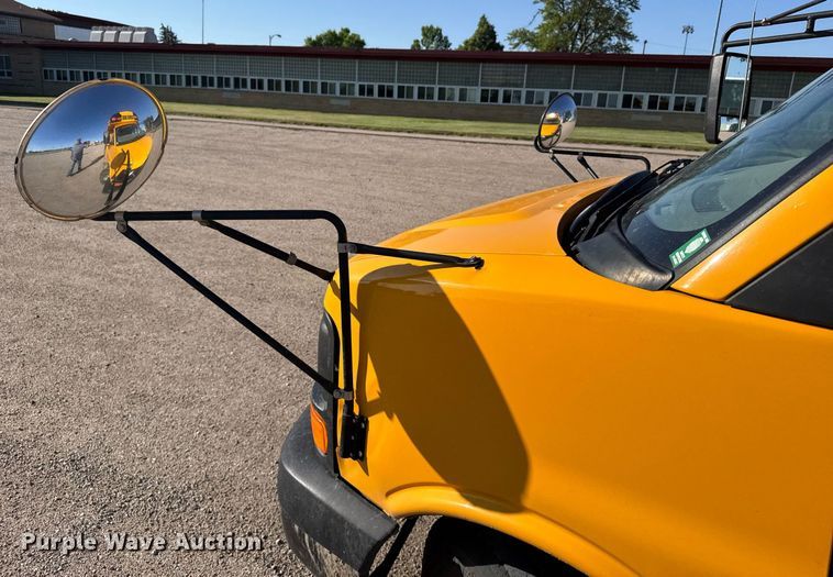 image for item EG6482 2005 Chevrolet Express G3500 school bus