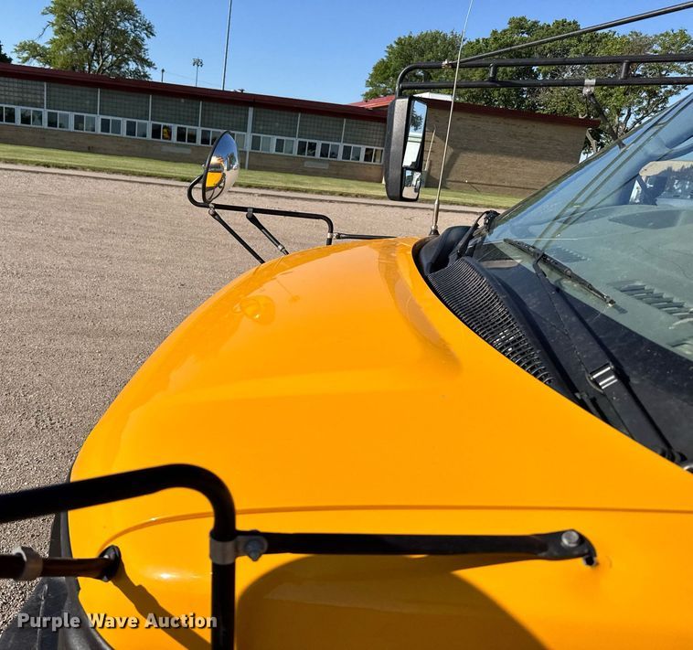 image for item EG6482 2005 Chevrolet Express G3500 school bus