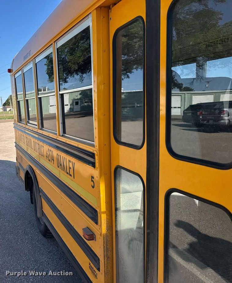 image for item EG6482 2005 Chevrolet Express G3500 school bus