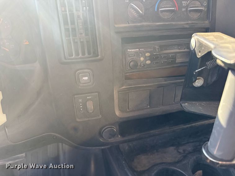 image for item EG6482 2005 Chevrolet Express G3500 school bus