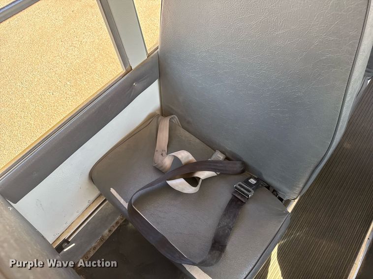 image for item EG6482 2005 Chevrolet Express G3500 school bus