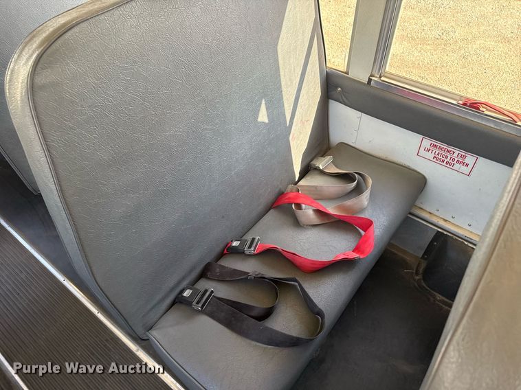 image for item EG6482 2005 Chevrolet Express G3500 school bus