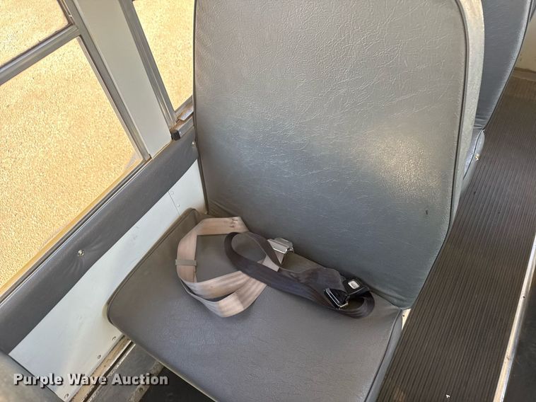 image for item EG6482 2005 Chevrolet Express G3500 school bus