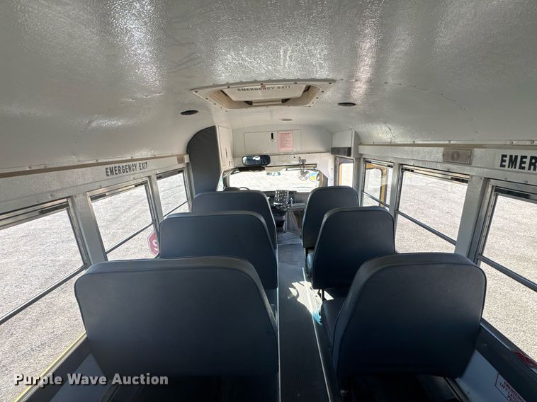 image for item EG6482 2005 Chevrolet Express G3500 school bus