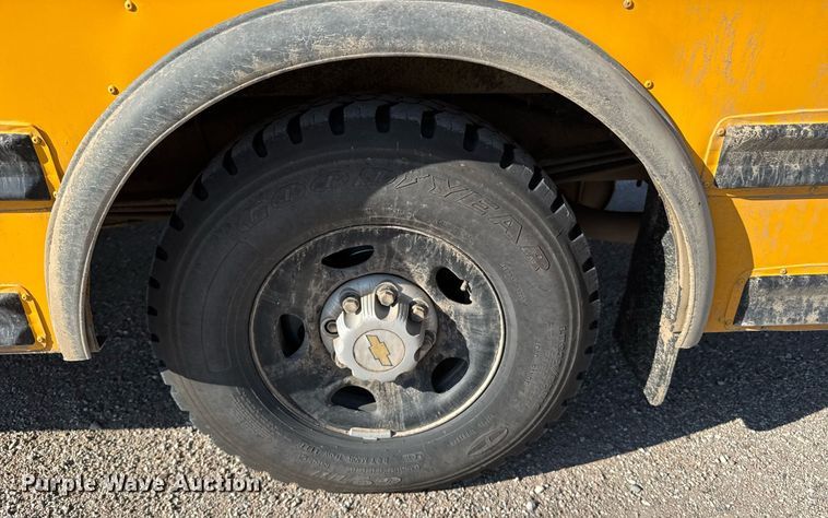 image for item EG6482 2005 Chevrolet Express G3500 school bus