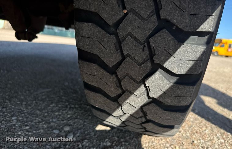 image for item EG6482 2005 Chevrolet Express G3500 school bus