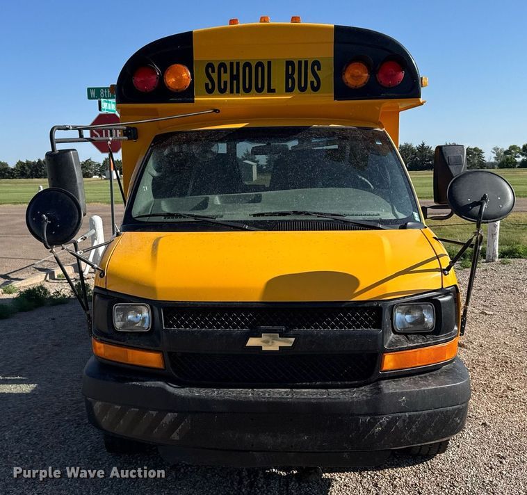 image for item EG6483 2005 Chevrolet Express G3500 school bus