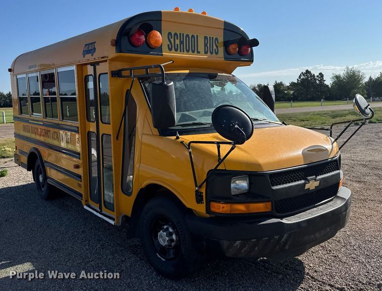 image for item EG6483 2005 Chevrolet Express G3500 school bus