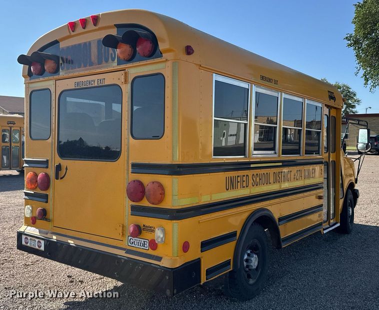 image for item EG6483 2005 Chevrolet Express G3500 school bus