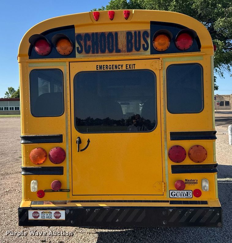 image for item EG6483 2005 Chevrolet Express G3500 school bus