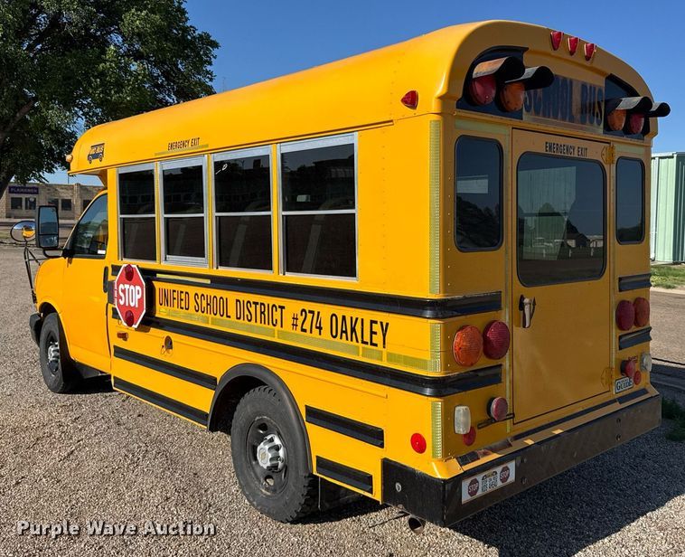 image for item EG6483 2005 Chevrolet Express G3500 school bus