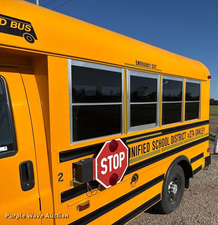image for item EG6483 2005 Chevrolet Express G3500 school bus